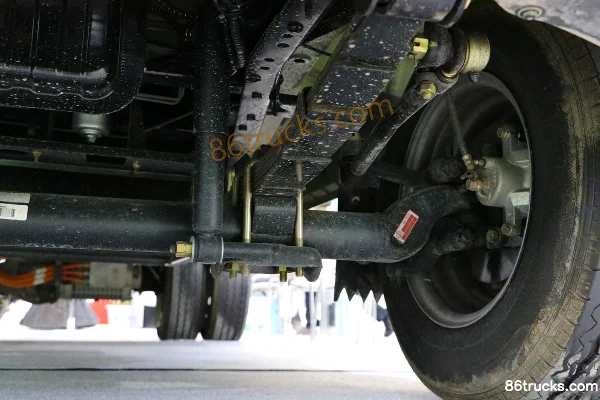 Yutong W3 micro camion 3.5T 4X2(6 roues) benne à ordures à chargement automatique électrique Châssis (3) | 86Trucks