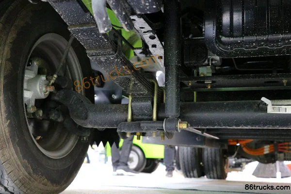 Yutong W3 micro camion 3.5T 4X2(6 roues) benne à ordures à chargement automatique électrique Châssis (2) | 86Trucks
