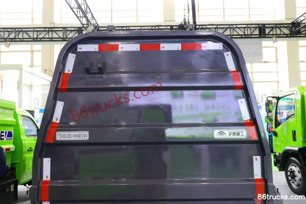 Zhengzhou Yutong W4 light truck 4.5T 4X2(6 wheels) pure electric van garbage truck Chassis (2) | 86Trucks