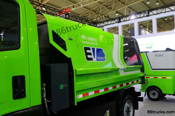 Zhengzhou Yutong W4 light truck 4.5T 4X2(6 wheels) pure electric van garbage truck Chassis (1) | 86Trucks