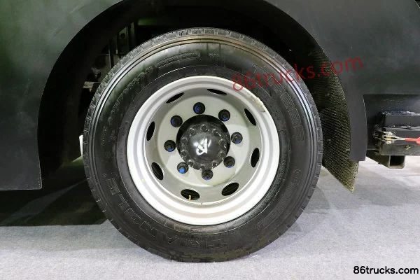 Zhengzhou Yutong W10 10.5T 4X2(6 wheels) pure electric compression refuse truck Chassis (2) | 86Trucks