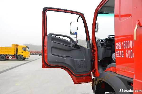 Sanhuan Shitong T3 Chuangke 160hp 4X2(6 wheels) 6.2m dump truck Cab (1) | 86Trucks