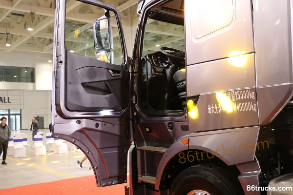 Sinotruk HOWO TH7 Heavy Truck Benying Edition 480hp 6X4(10 wheels) AMT Automatic Tractor Truck Cab (1) | 86Trucks