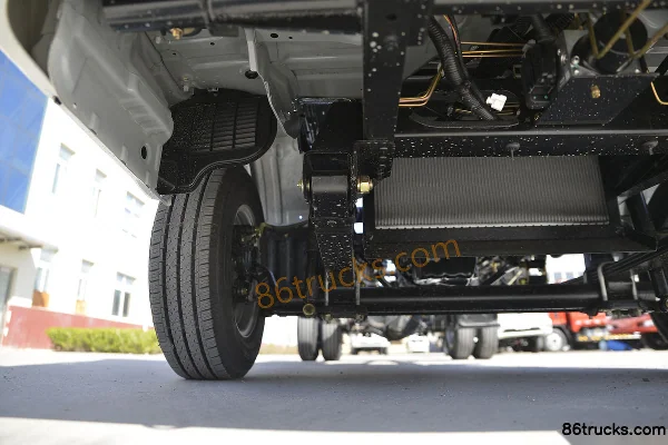 Kama Ruihang X1 2.0L 122hp 4X2(6 wheels) CNG 4.01m Single Row Van Mini Truck Chassis (2) | 86Trucks