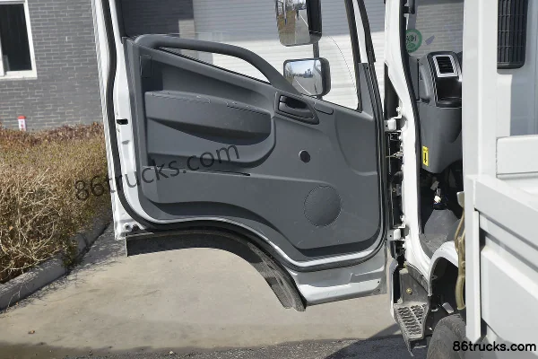 Kama Kaijie M1 115 hp 4X2(6 wheels) 4.16m Single Row Flatbed Light Truck (China VI) Cab (2) | 86Trucks