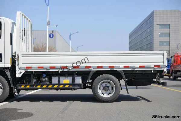 Kama Kaijie M1 115 hp 4X2(6 wheels) 4.16m Single Row Flatbed Light Truck (China VI) Body (2) | 86Trucks