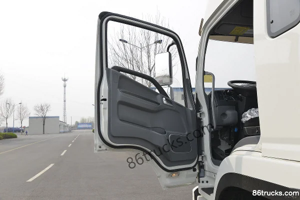 JAC Dewos Q9 220 hp 4X2(6 wheels) 6.78m semi-row side curtain cargo truck (China VI) Cab (1) | 86Trucks
