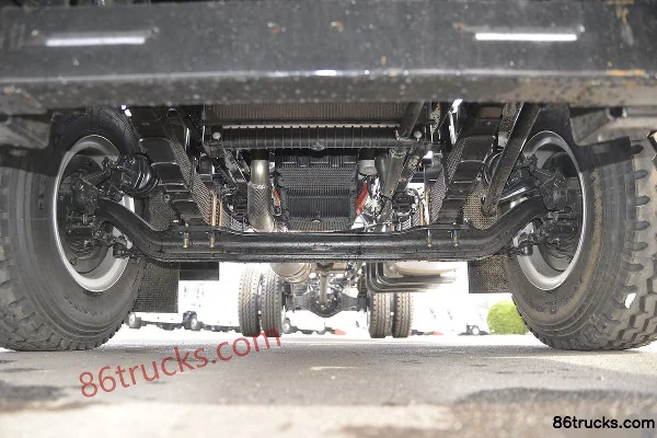 JAC Dewos Q9 220 hp 4X2(6 wheels) 6.78m semi-row side curtain cargo truck (China VI) Chassis (1) | 86Trucks