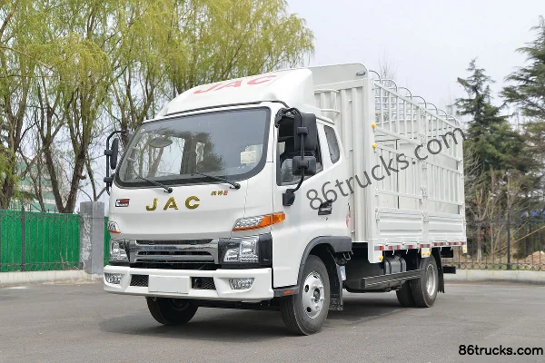 JAC Shuailing E Medium Body 160 hp 4X2(6 wheels) 3.89m semi-row stake-side light truck (China VI) Exterior (3) | 86Trucks