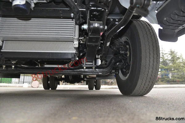 JAC Shuailing E Medium Body 160 hp 4X2(6 wheels) 3.89m semi-row stake-side light truck (China VI) Chassis (3) | 86Trucks