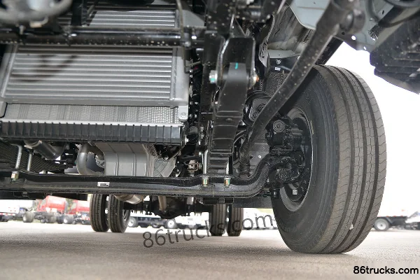 JAC Kangling J6 Luxury Edition 180hp 4X2(6 wheels) 5.175m Single Row Flatbed Light Truck (China VI) Chassis (3) | 86Trucks