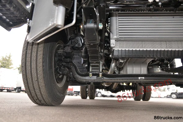 JAC Kangling J6 Luxury Edition 180hp 4X2(6 wheels) 5.175m Single Row Flatbed Light Truck (China VI) Chassis (2) | 86Trucks