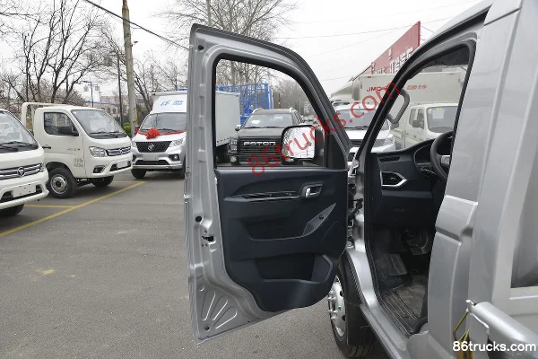 Foton Xiangling V3 1.6L 122hp 4X2(6 wheels) 3.7m single-row flatbed micro truck (China VI) Cab (1) | 86Trucks