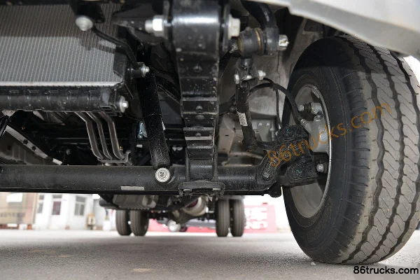 Foton Xiangling V3 1.6L 122hp 4X2(6 wheels) 3.7m single-row flatbed micro truck (China VI) Chassis (3) | 86Trucks