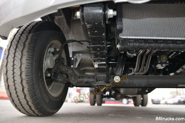 Foton Xiangling V3 1.6L 122hp 4X2(6 wheels) 3.7m single-row flatbed micro truck (China VI) Chassis (2) | 86Trucks