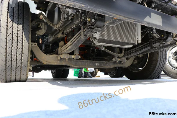BYD T7B 4X2(6 wheels) Electric Kitchen Waste Truck (Hualin Brand) Chassis (1) | 86Trucks