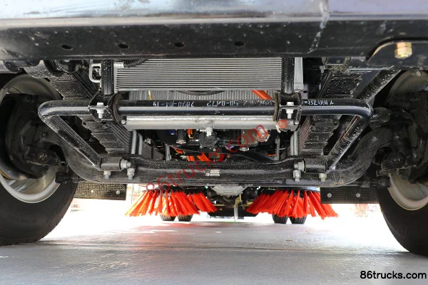 Yuejin FH500 4X2(6 wheels) fuel cell sweeper truck (Fulong Continental) Chassis (1) | 86Trucks
