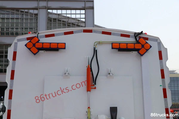 Yuejin FC500 4X2(6 wheels) fuel cell washing and sweeping truck (Fulong Continental) Body (1) | 86Trucks