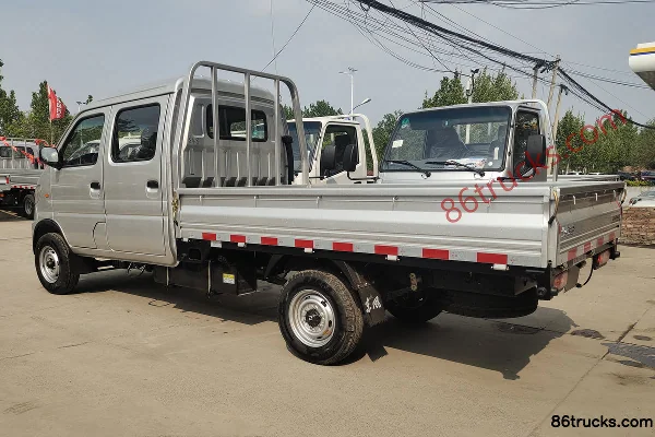 Dongfeng Xiaobawang W08 1.3L 91 hp 4X2(6 wheels) 2.5m Double Row Flatbed Small Truck (China VI) Exterior (3) | 86Trucks