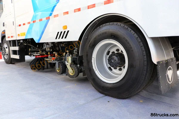Foton Auhang 4X2(6 wheels) pure electric washing-sweeping truck (Proloco) Chassis (2) | 86Trucks