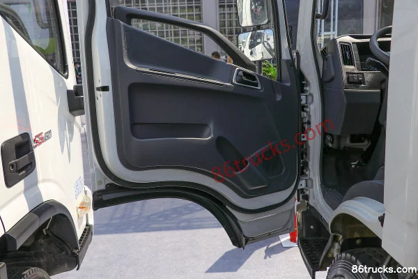 Yuejin EC500 4X2(6 roues) camion benne à déchets alimentaires électrique pur (Proloco) Cabine (2) | 86Trucks