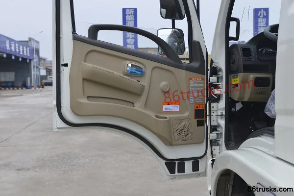 Feidi V3 series 190 hp 4X2(6 wheels) green sprinkler truck (China VI) Cab (2) | 86Trucks