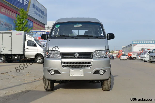 Dongfeng T3 (ex Xiaobawang W) 1.5L 125 ch 4X2(6 roues) 2,5 m petit camion plateau double cabine (China VI) (pneus arrière jumelés) Extérieur