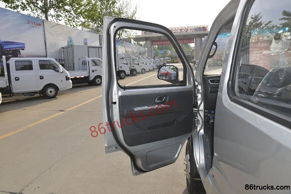 Dongfeng T3 (ex Xiaobawang W) 1.5L 125 ch 4X2(6 roues) 2,5 m petit camion plateau double cabine (China VI) (pneus arrière jumelés) (1) | 86T