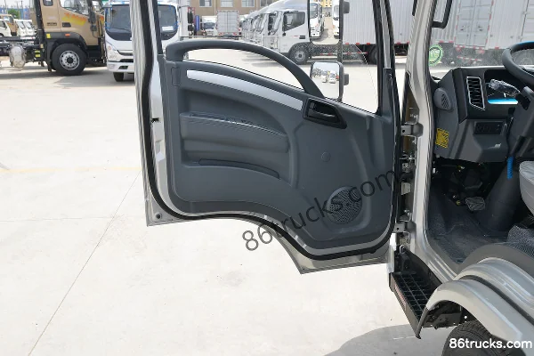 Ouling Jinlika II Luxury Edition 127hp 4X2(6 wheels) 3.8m cab-chassis flatbed light truck (China VI) (2) | 86Trucks
