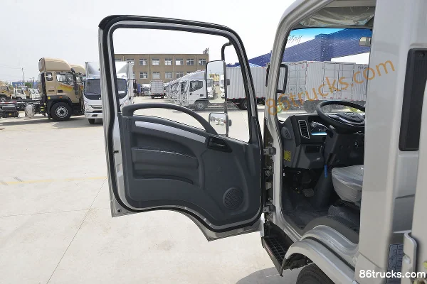 Ouling Jinlika II Luxury Edition 127hp 4X2(6 wheels) 3.8m cab-chassis flatbed light truck (China VI) (1) | 86Trucks