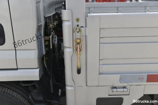 Ouling Jinlika II Luxury Edition 127hp 4X2(6 wheels) 3.8m cab-chassis flatbed light truck (China VI) Body (3) | 86Trucks
