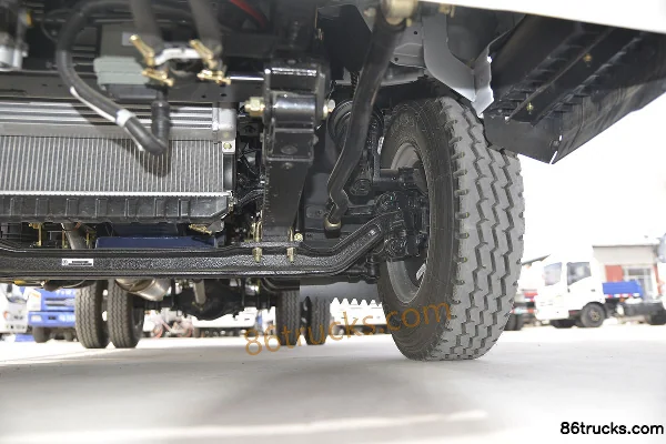 Tangjun Ouling T3 Series 110hp 4X2(6 wheels) 3.88m Half Row Flatbed Light Truck Chassis (3) | 86Trucks