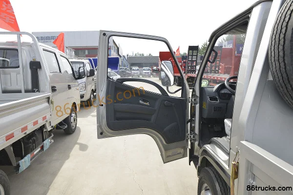 Ouling Xiaobaoma 68hp 4X2(6 wheels) 3.41m Single Row Dump Truck (Long Wheelbase) Cab (1) | 86Trucks