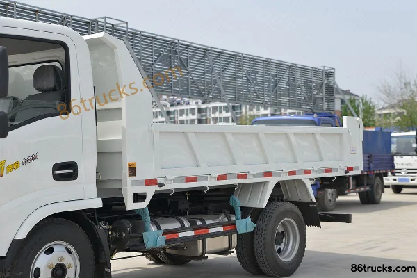Tangjun Ouling T1 Series 110hp 4X2(6 wheels) 2.8m Dump Truck Body (1) | 86Trucks