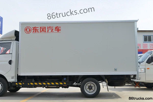 Dongfeng Xiaobawang W17 102 hp 4X2(6 wheels) 3.51m single-row van mini truck Body (2) | 86Trucks