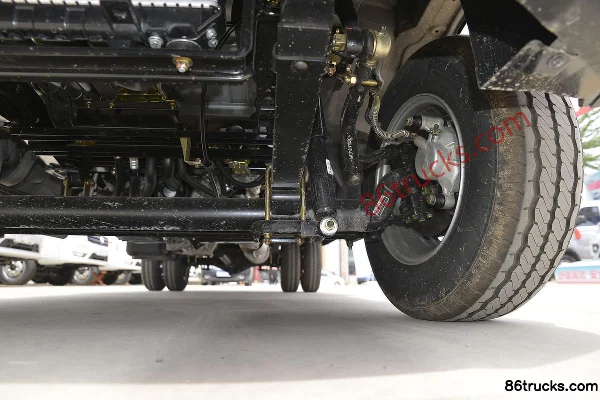 Dongfeng Xiaobawang W18 1.6L 122 hp 4X2(6 wheels) 3.7m Single Row Van Mini Truck (China VI) Chassis (3) | 86Trucks