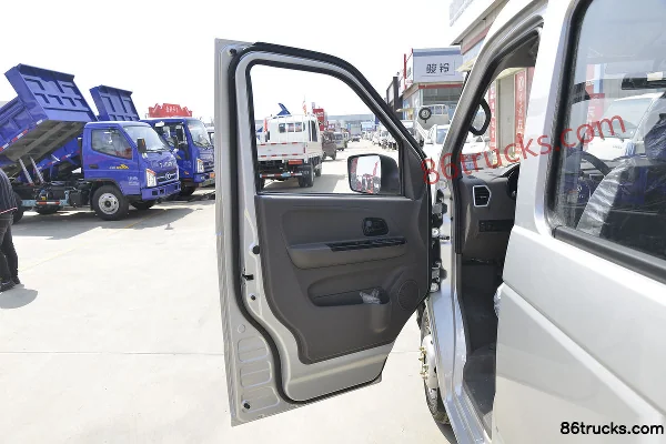 Dongfeng Xiaobawang W18 1,6 L 122 ch 4X2(6 roues) mini camion à plateaux, cabine double, 2,55 m (China VI) (1) | 86Trucks