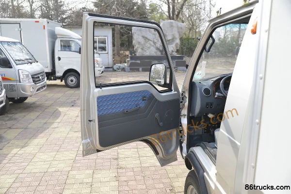 Kama Ruiling 1.3L 91hp 4X2(6 wheels) Gasoline 3.15m Single Row Van Mini Truck (China VI) Cab (1) | 86Trucks