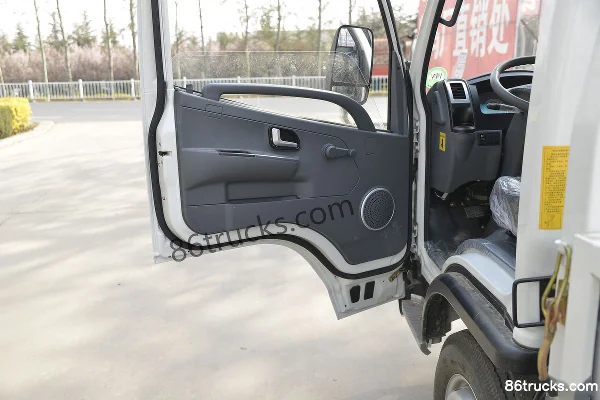 Kama K3 Jinyunka High-end 102 hp 4X2(6 wheels) 3.48m single-row flatbed light truck (air brake) Cab (2) | 86Trucks