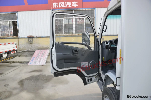 Dongfeng Little King W15 102 hp 4X2(6 wheels) 4.05m Single Row Van Mini Truck Cab (1) | 86Trucks