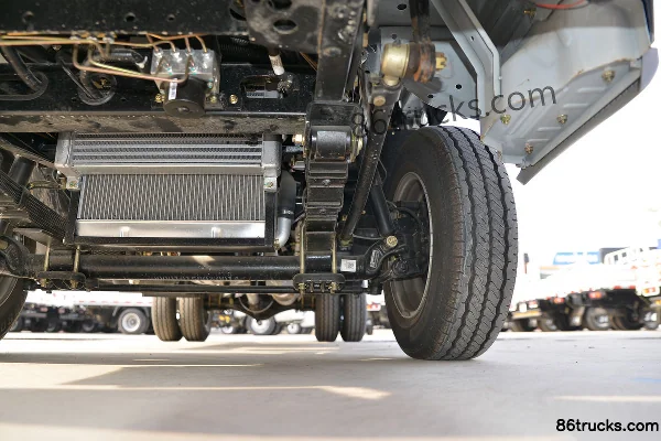 Dongfeng Little King W15 102 hp 4X2(6 wheels) 4.05m Single Row Van Mini Truck Chassis (3) | 86Trucks