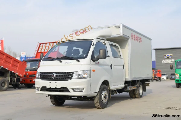 Dongfeng Xiaobawang W17 2.0L 133hp 4X2(6 wheels) Gasoline 2.7m Double Row Van Light Truck (China VI) Exterior (3) | 86Trucks