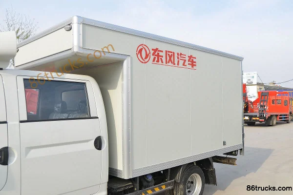 Dongfeng Xiaobawang W17 2.0L 133hp 4X2(6 wheels) Gasoline 2.7m Double Row Van Light Truck (China VI) Body (1) | 86Trucks