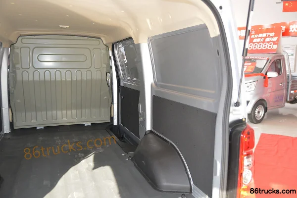 Changan véhicules légers Ruixing M80 2019 confort 116 ch 2 places 1,5L essence toit plat portes battantes fourgon fermé (China VI) Caisse (2