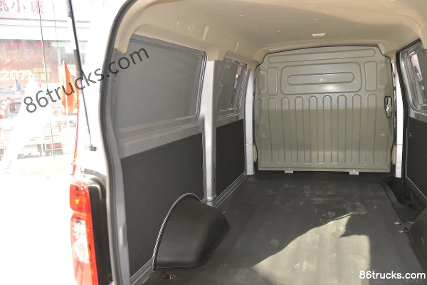Changan véhicules légers Ruixing M80 2019 confort 116 ch 2 places 1,5L essence toit plat portes battantes fourgon fermé (China VI) Caisse (1
