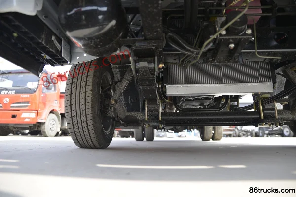 Tangjun Ouling Jinlika II 129 hp 4X2(6 wheels) 4.13m Single Row Flatbed Light Truck (China VI) Chassis (2) | 86Trucks