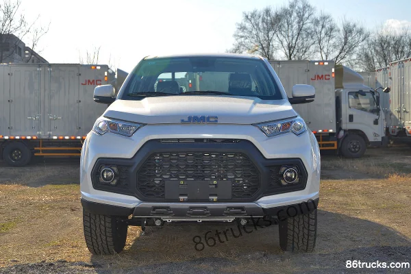 JMC Yuhu 7 2020 Model 2.0T diesel 142hp automatic two-wheel drive long-wheelbase double-row pickup truck Cab (2) | 86Trucks