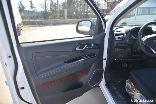 Jiangxi Isuzu Lingtuo 2020 Automatic Flagship Edition 2.5T Diesel 150hp 2WD Double Cab Pickup Chassis (1) | 86Trucks