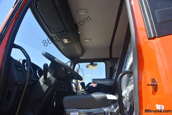 Dongfeng Commercial Vehicle Tianjin KR medium truck 220hp 4X2(6 wheels) 6.75m stake cargo truck Cab (3) | 86Trucks