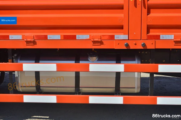 Dongfeng Commercial Vehicle Tianjin KR medium truck 220hp 4X2(6 wheels) 6.75m stake cargo truck Body (2) | 86Trucks